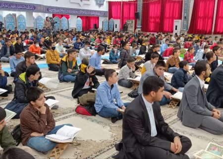 برگزاری محفل انس با قرآن با حضور پرشور دانش‌آموزان روزه‌دار در یاسوج