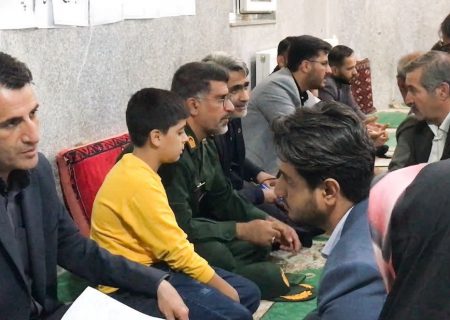 برپایی میز خدمت در مسجد برای رفع مشکلات حقوقی مردم